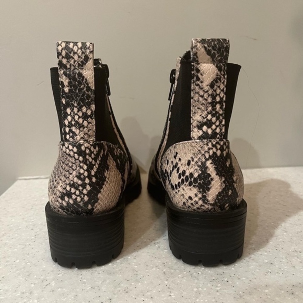 Universal Thread‎ Boots - Picture 4 of 5